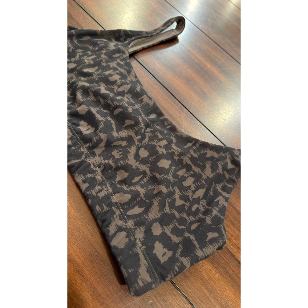 Vuori Daily Bra Womens Medium Dark Camo Leopard Print Scoop Neck VW158 - Picture 9 of 13